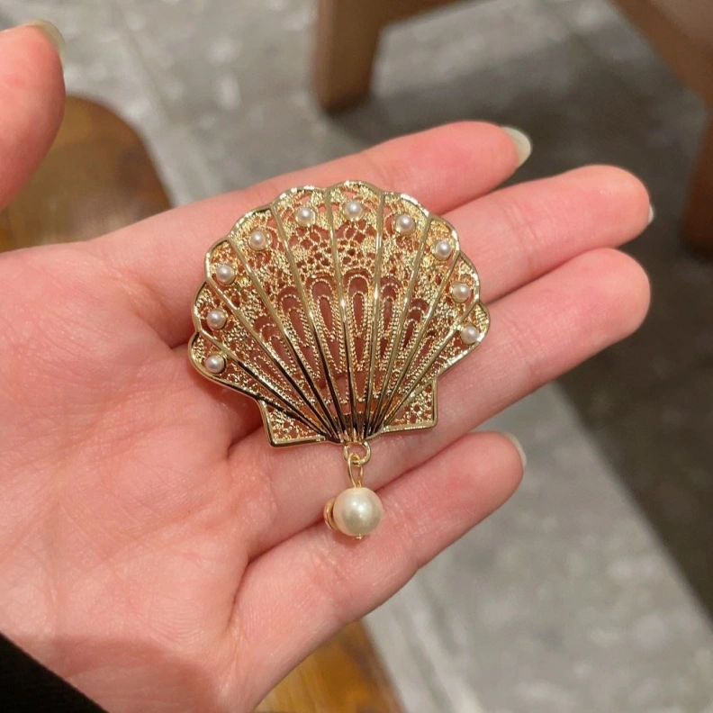 Christian Dxxr Brooches HighQuality 294263
