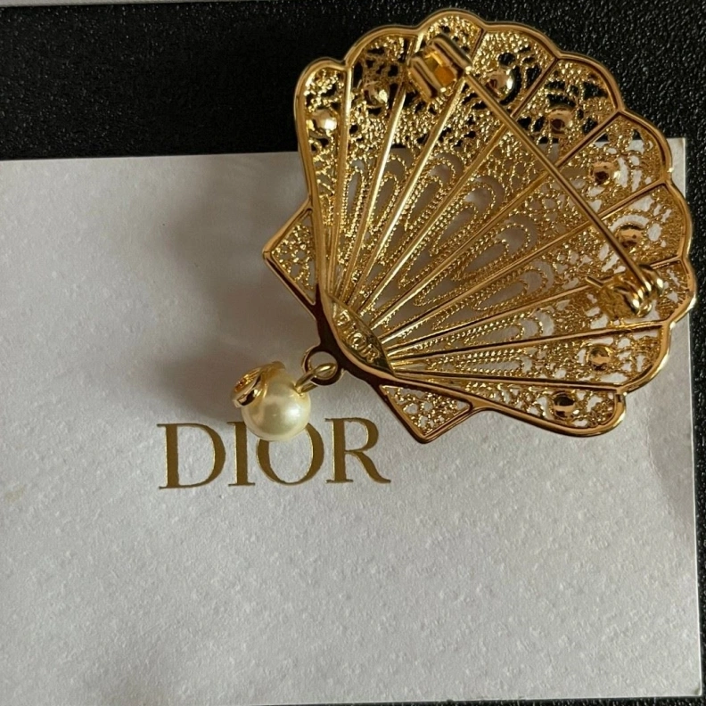 Christian Dxxr Brooches HighQuality 294263
