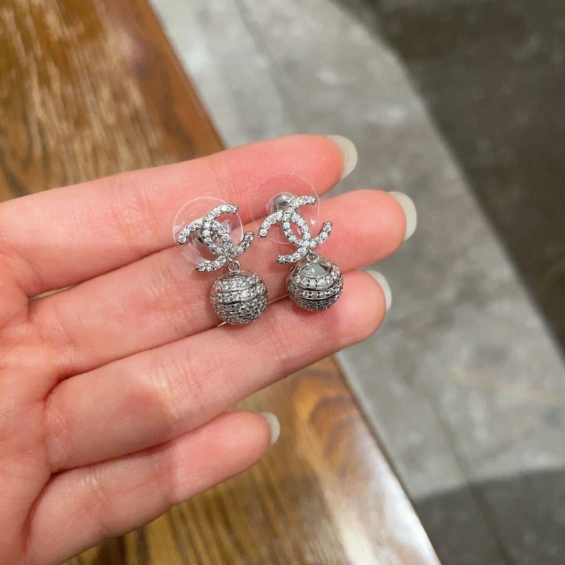 Comfortable Chxnxl Earrings 285791