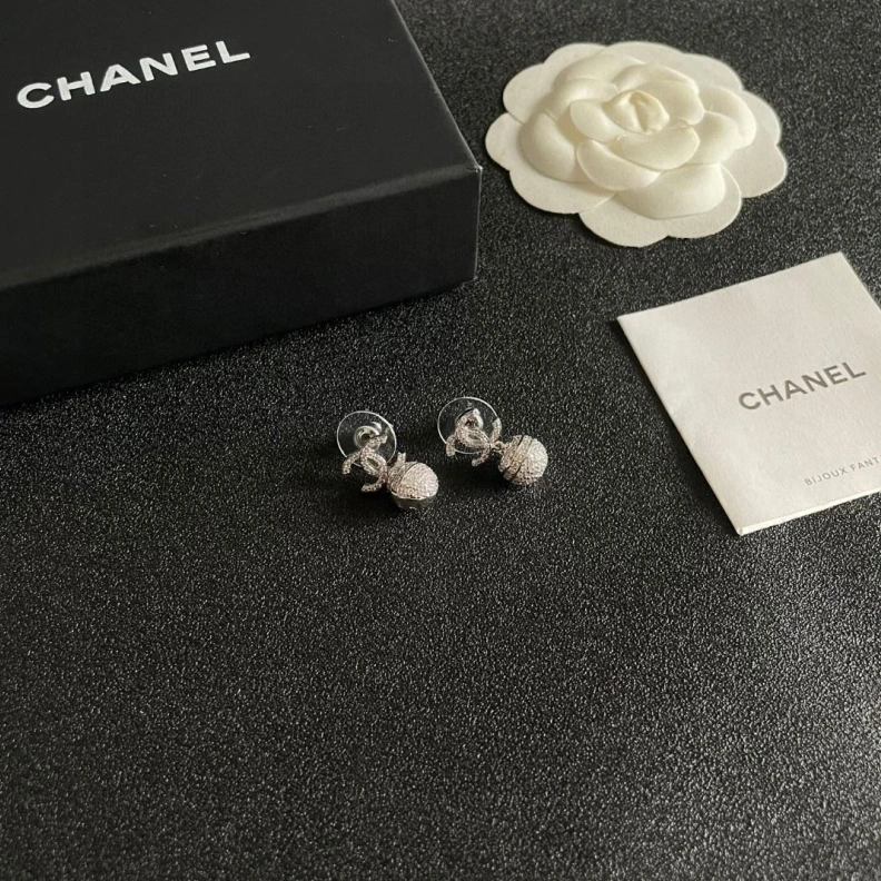 Comfortable Chxnxl Earrings 285791