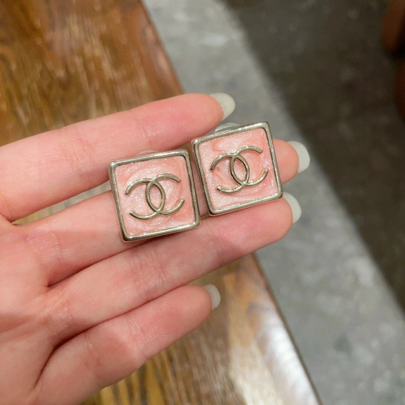 HighQuality Chxnxl Earrings 285799