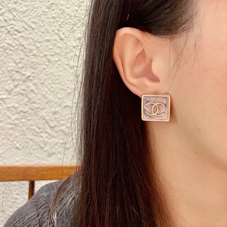 Breathable Chxnxl Earrings 285801