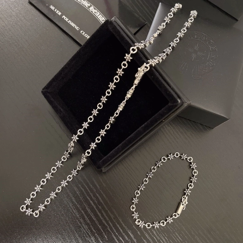 Sleek Chrxmx Hxxrts Necklaces 296812
