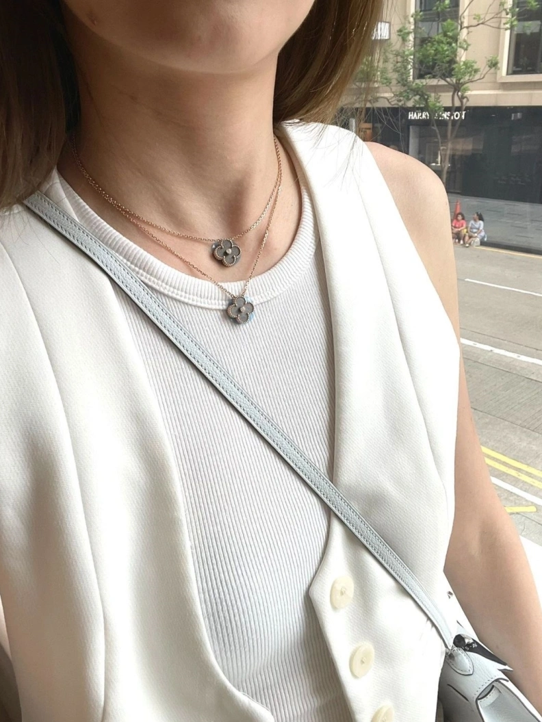HighQuality Chxnxl Necklaces 285339