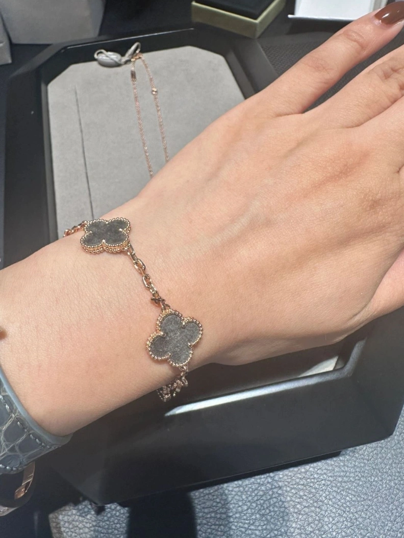 HighQuality Chxnxl Necklaces 285339