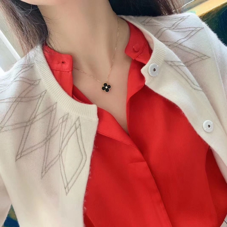 Comfortable Chxnxl Necklaces 285335