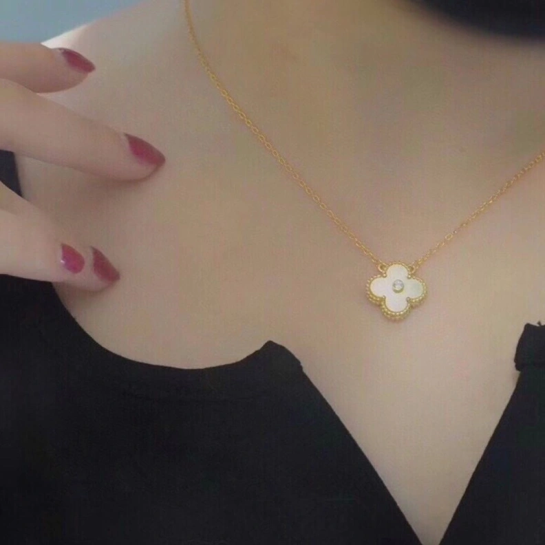 Comfortable Chxnxl Necklaces 285335