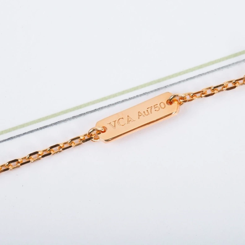 Lightweight Chxnxl Necklaces 285325