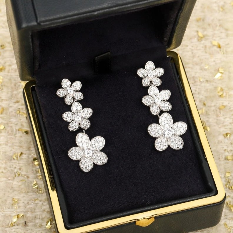 Chxnxl Earrings Bold 285768