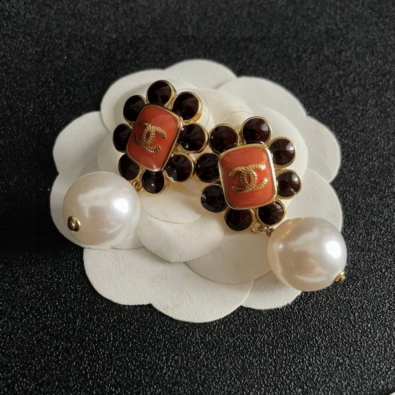 EyeCatching Chxnxl Earrings 285743