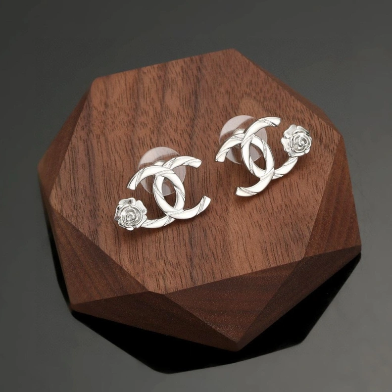 Minimalist Chxnxl Earrings 285737