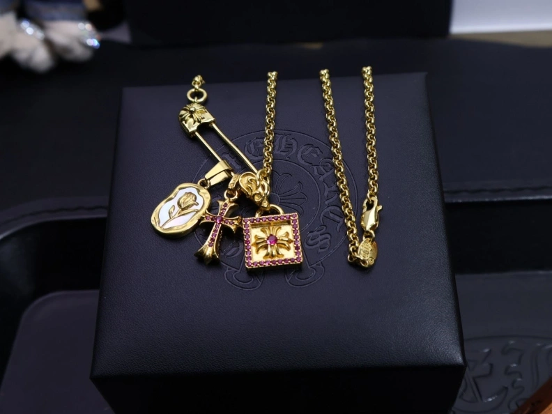 Vibrant Chrxmx Hxxrts Necklaces 296789