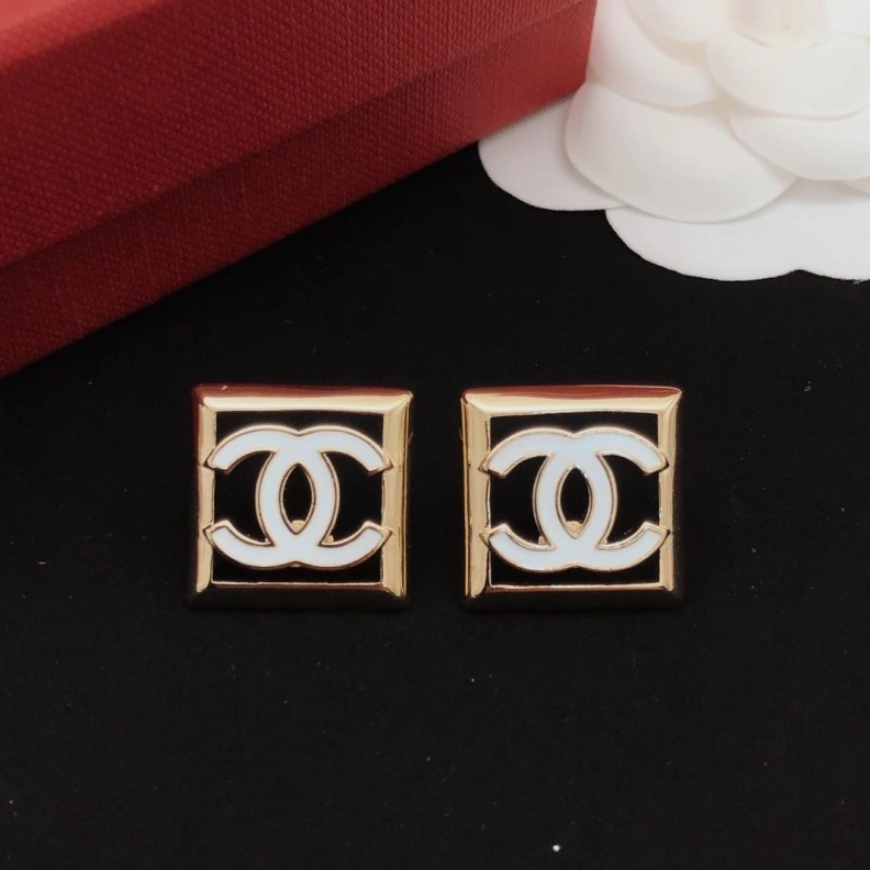 Lightweight Chxnxl Earrings 285752
