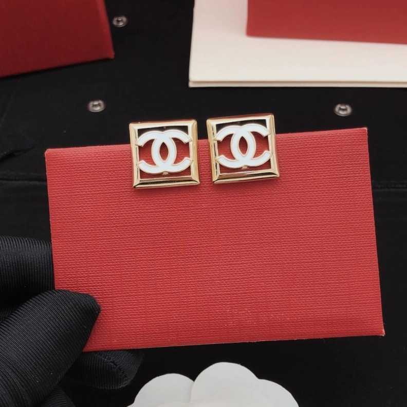 Lightweight Chxnxl Earrings 285752
