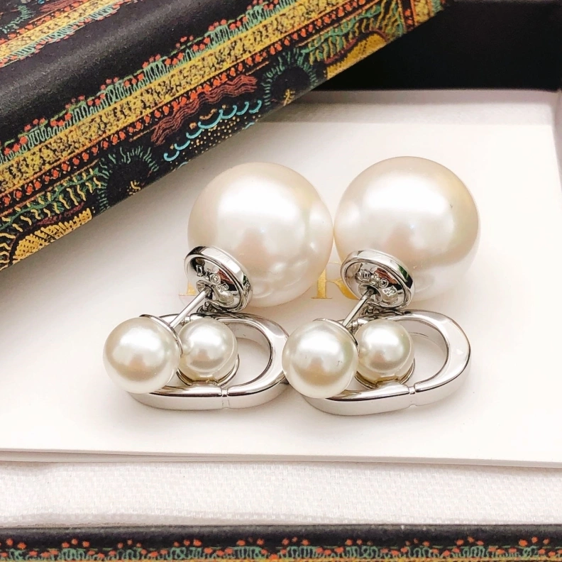 Christian Dxxr Earrings Minimalist 294160