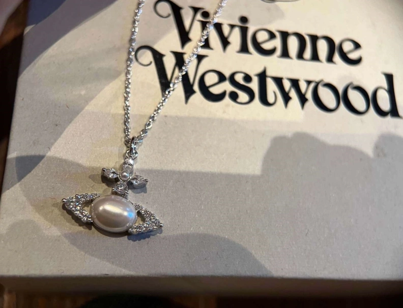 Cozy VIVENNE WESTWOOD 313004