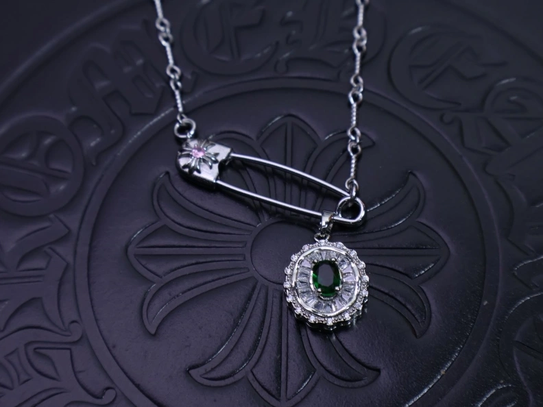 Comfortable Chrxmx Hxxrts Necklaces 296776