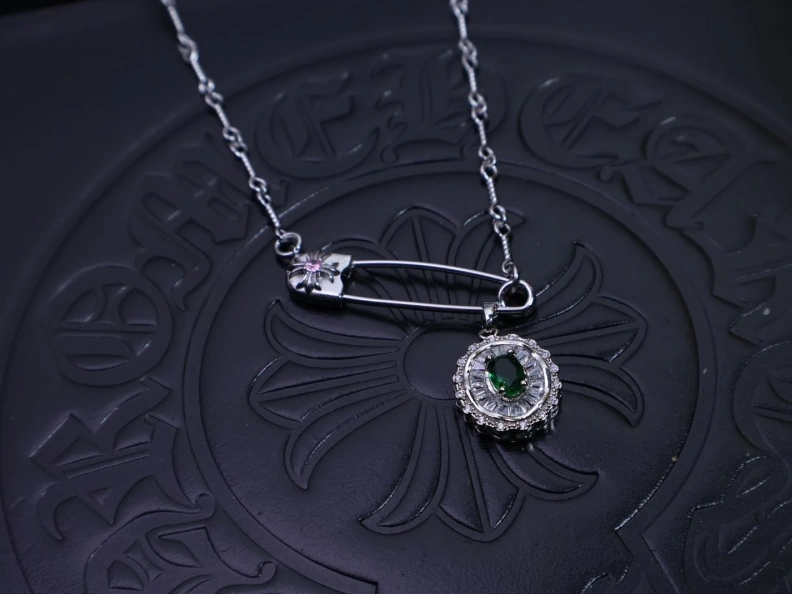Comfortable Chrxmx Hxxrts Necklaces 296776