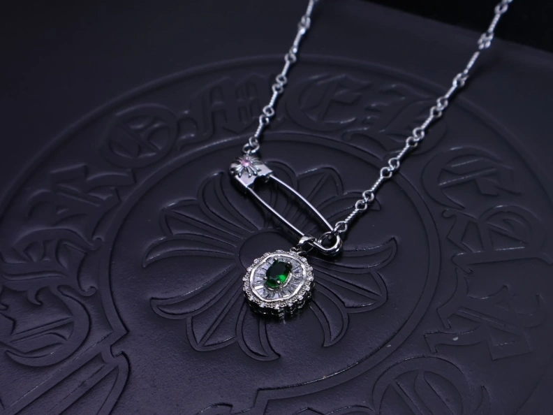 Comfortable Chrxmx Hxxrts Necklaces 296776