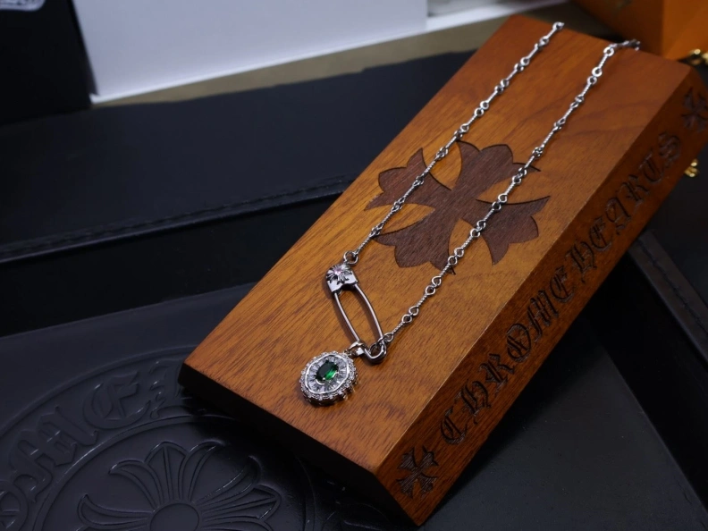 Comfortable Chrxmx Hxxrts Necklaces 296776