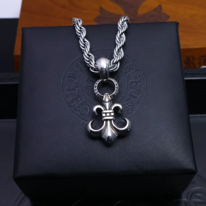 Sleek Chrxmx Hxxrts Necklaces 296758
