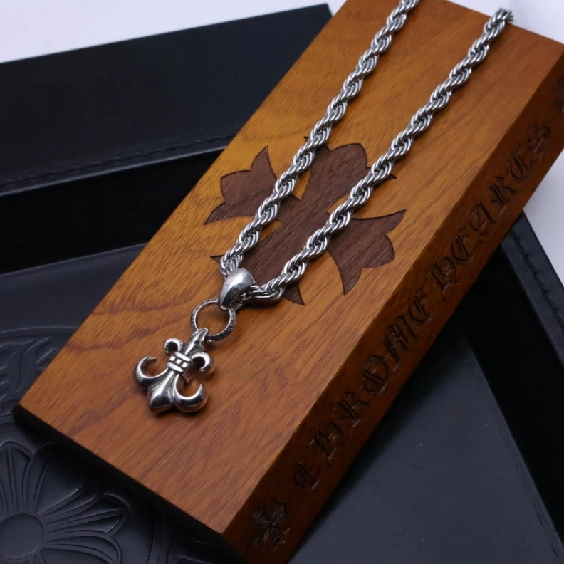 Sleek Chrxmx Hxxrts Necklaces 296758