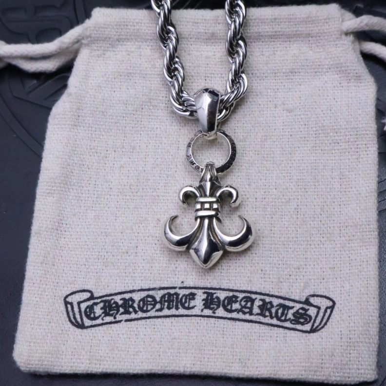 Sleek Chrxmx Hxxrts Necklaces 296758