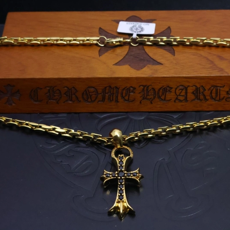 Resilient Chrxmx Hxxrts Necklaces 296754
