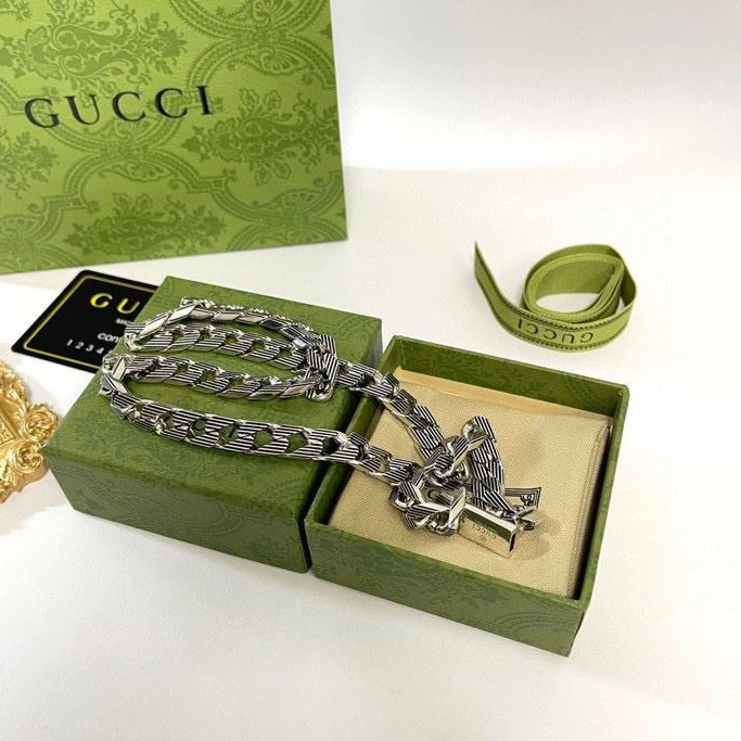 Stylish Gxccx Necklaces 302522
