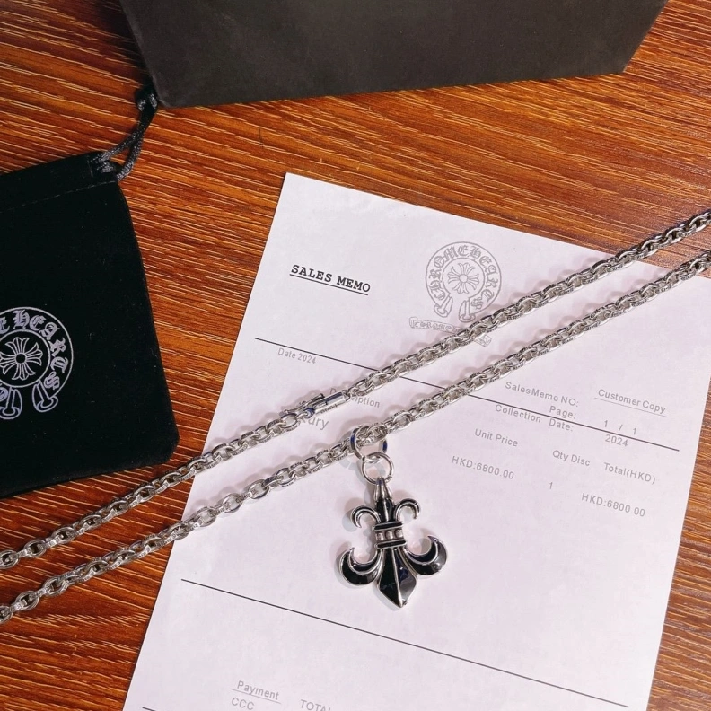 ModernLook Chrxmx Hxxrts Necklaces 296745