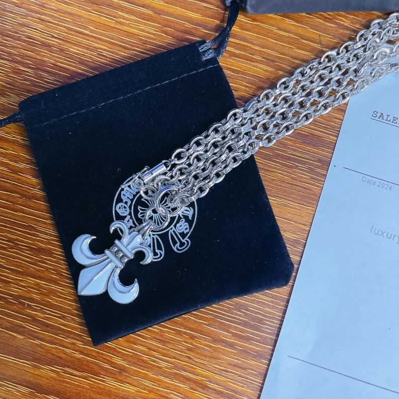 ModernLook Chrxmx Hxxrts Necklaces 296745