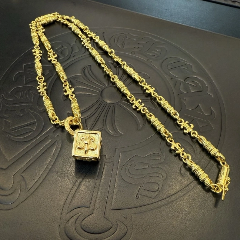 Resilient Chrxmx Hxxrts Necklaces 296749