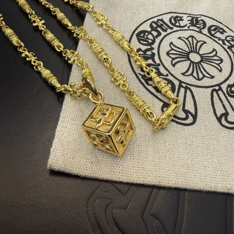 Resilient Chrxmx Hxxrts Necklaces 296749