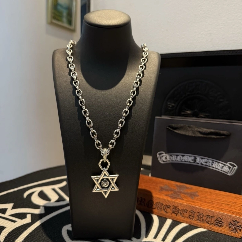 Chrxmx Hxxrts Necklaces Refined 296743