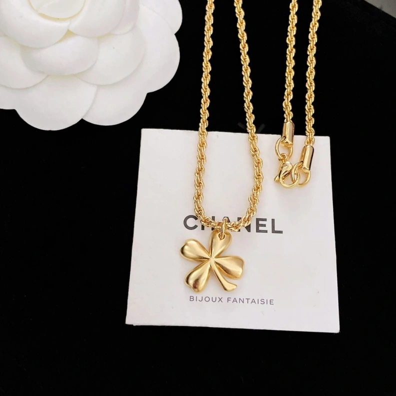 EyeCatching Chxnxl Necklaces 285304