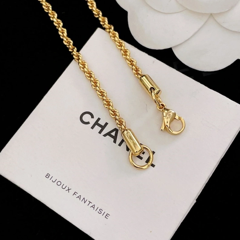 EyeCatching Chxnxl Necklaces 285304