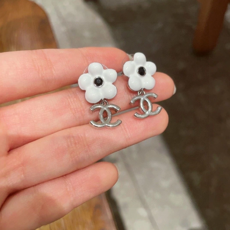 Elegant Chxnxl Earrings 285722