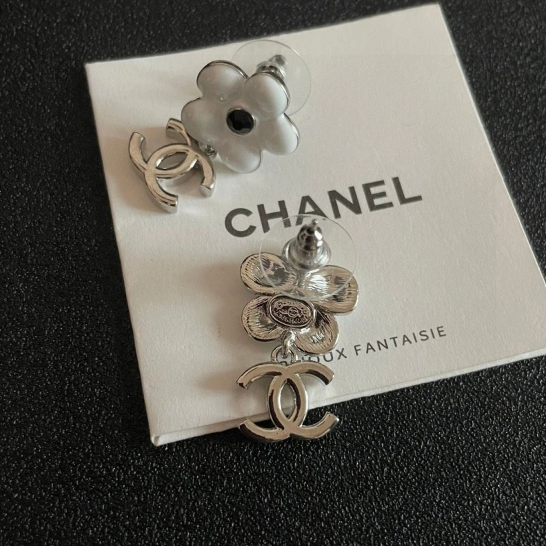 Elegant Chxnxl Earrings 285722