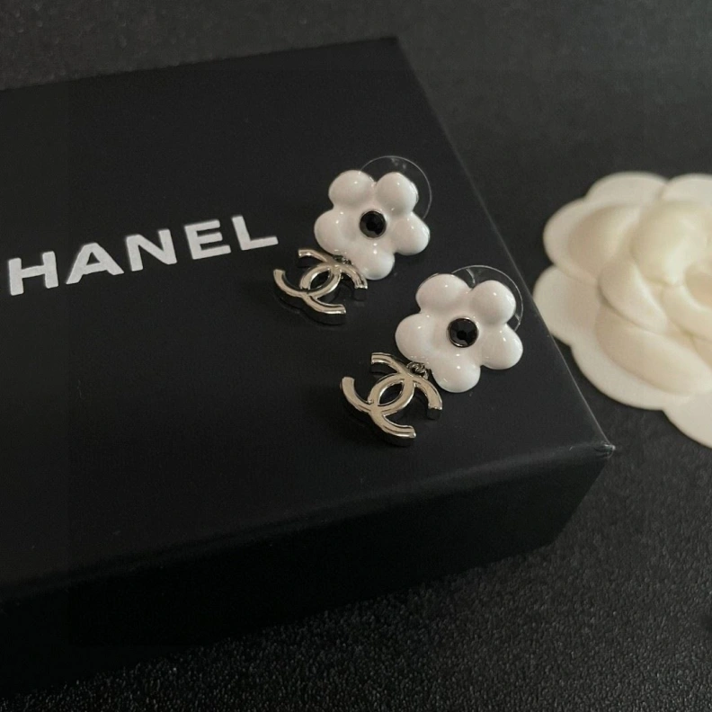 Elegant Chxnxl Earrings 285722