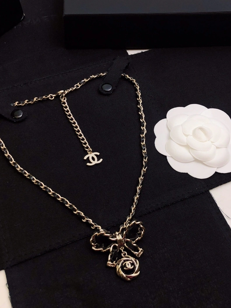 Comfortable Chxnxl Necklaces 285300