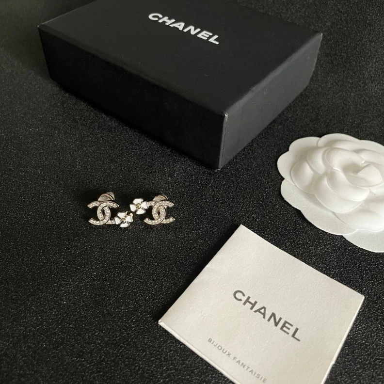 Stylish Chxnxl Earrings 285715