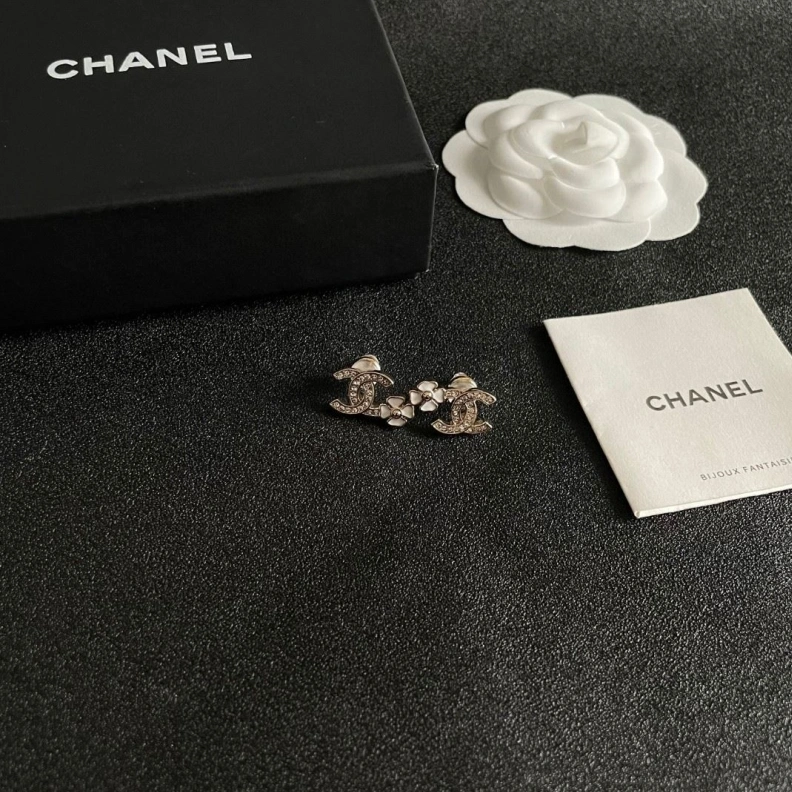 Stylish Chxnxl Earrings 285715