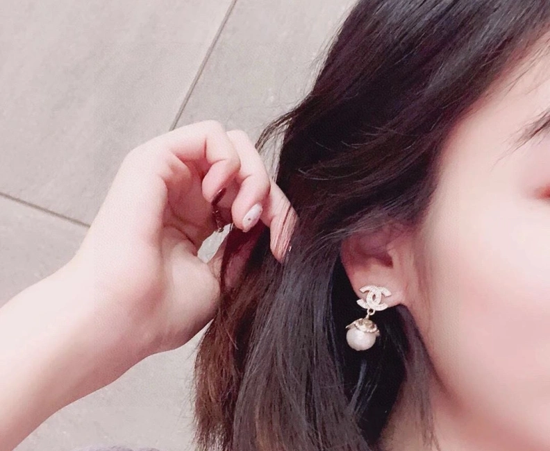 Lightweight Chxnxl Earrings 285691