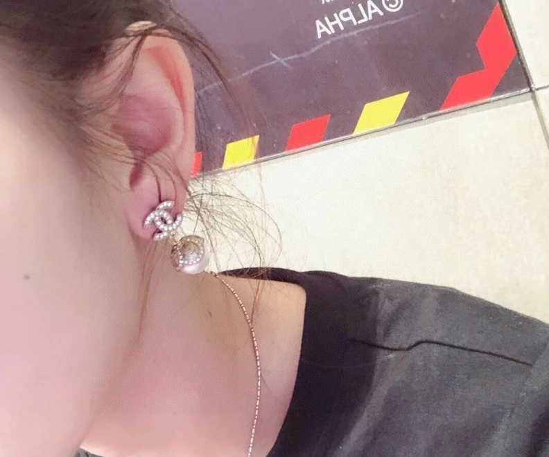 Lightweight Chxnxl Earrings 285691
