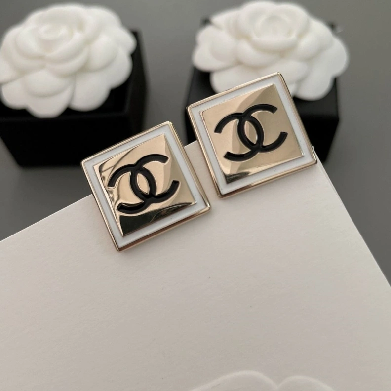 Refined Chxnxl Brooches 286345