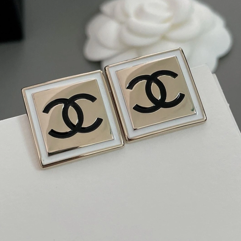 Refined Chxnxl Brooches 286345