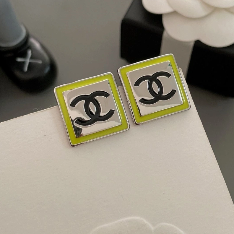 Refined Chxnxl Brooches 286345