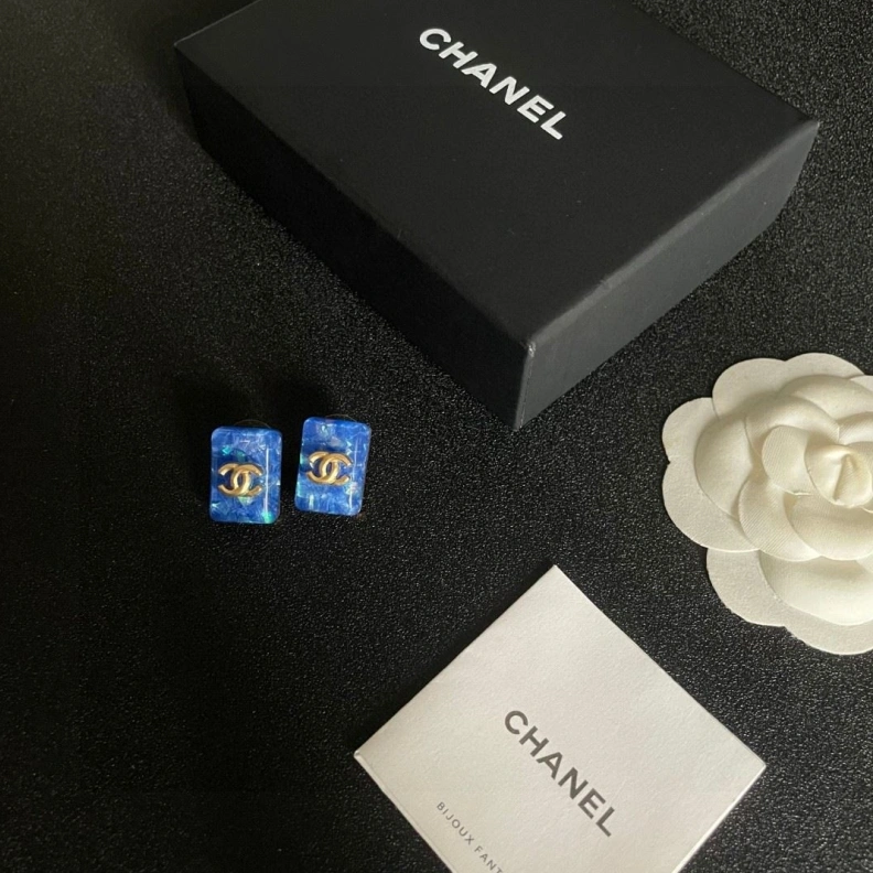 Lightweight Chxnxl Earrings 285677