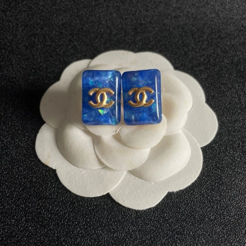 Lightweight Chxnxl Earrings 285677