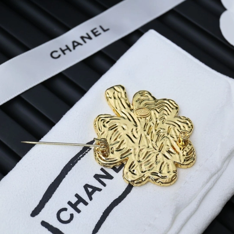 Breathable Chxnxl Brooches 286347